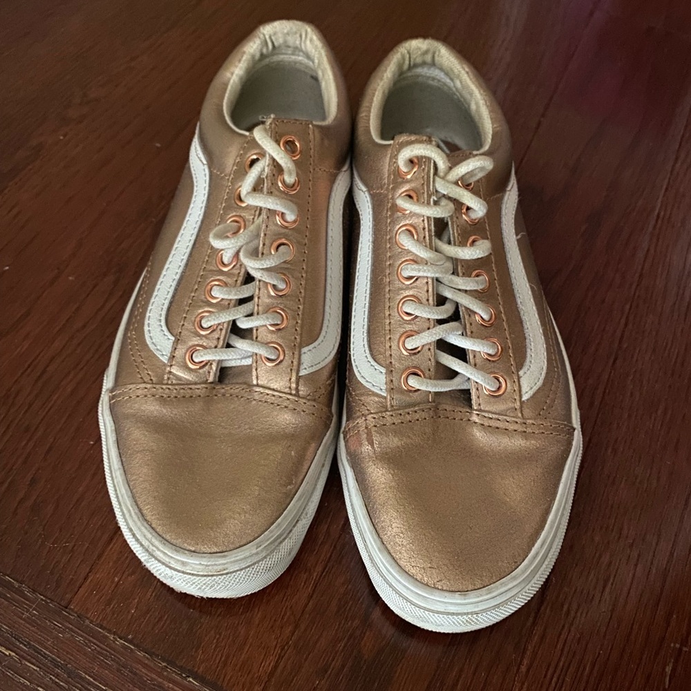 Rose Gold Metallic Old Skool VANS Women’s size 8, Men’s size 6.5